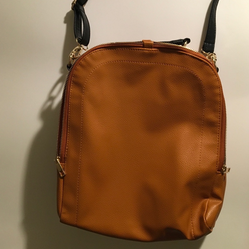 Little Manhattan Backpack in Brown| ROOLEE